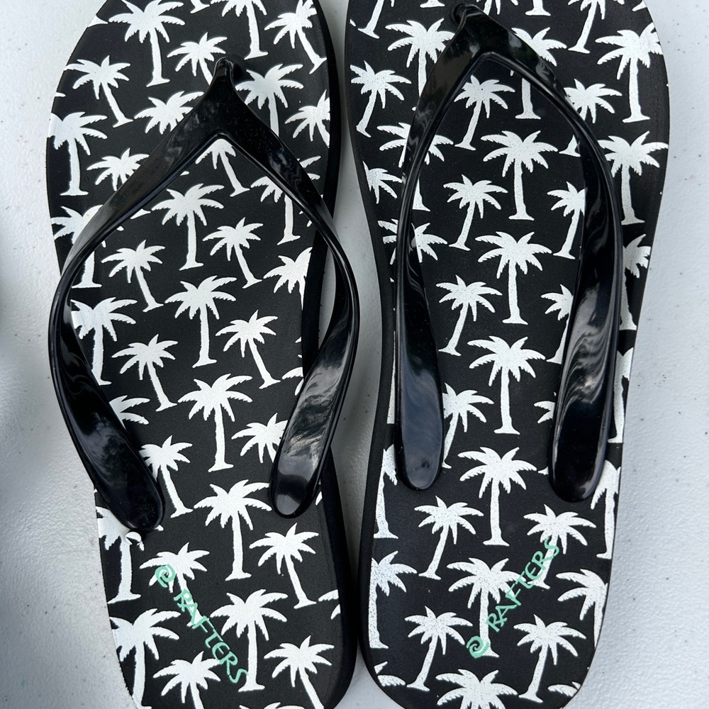 Roxy Black and White Palm Tree Sandals